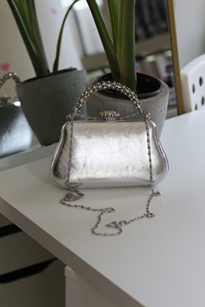 Moom Bag Kadın Gümüş Kasalı Taşlı Tutma Saplı Zincirli Abiye Çanta