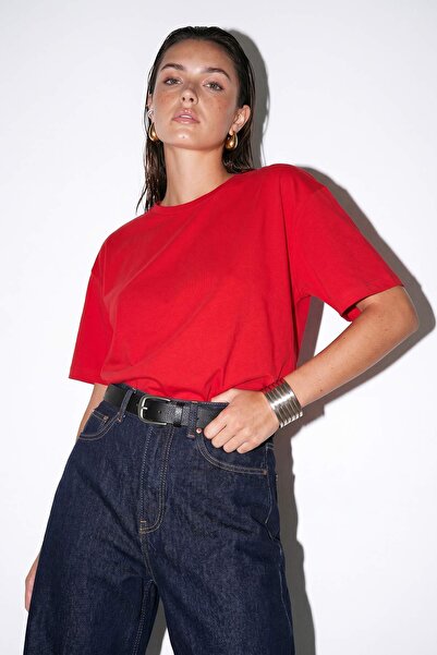Drop by TrendyolMilla Crvena majica sa širokim izrezom TDRSS26TS00034