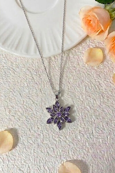 Birmem Kadın Mor Zirkon Taşlı Lotus (Nilüfer) Çiçeği Figürlü Çelik Kolye