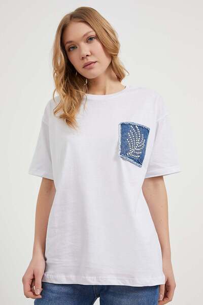 Arma Life Tricou alb largi de damă cu buzunare din denim cu pietre și perle