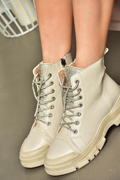 Fox Shoes R602889909 حذاء نسائي بتفاصيل حجرية باللون البيج