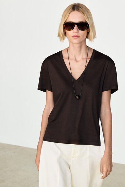Massimo Dutti Dökümlü V yaka t-shirt