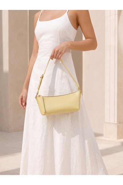 GTG Women's Shiny Patent Leather Look Baguette Shoulder Bag with Zipper and Adjustable Strap, Mini Hand and Shoulder Bag with Gold Accessories