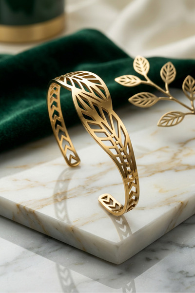 Begondio Minimalist Italian Style Laser Engraved Women's Cuff Bracelet