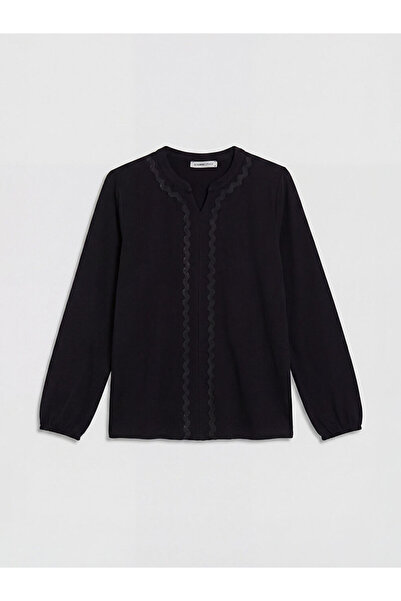LC Waikiki LCW GraceBlack bluza sa otvorenim ramenima i izvezenim ovratnikom