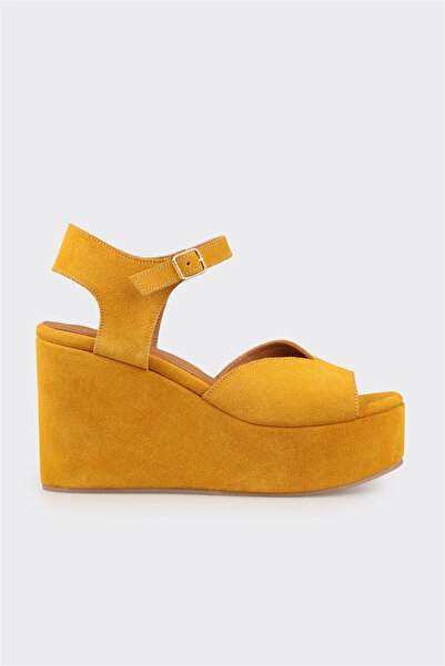 Elle Shoes Hardal Deri Kadın Dolgu Topuk Sandalet
