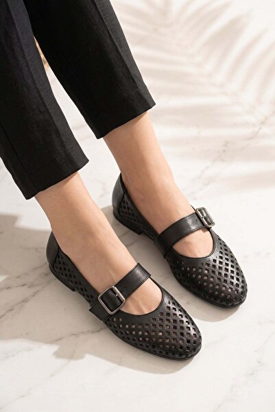 Stilbagshoes حذاء نسائي مثقوب من ليلا مصنوع من الجلد الأصلي مع مشبك وتفاصيل ط...