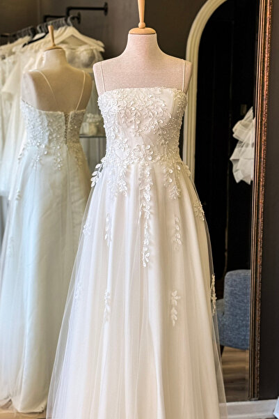 Lenta Moda Beyaz Düz Yaka Üç Boyutlu dantel Kaplı Maxi Boy Abiye ve Nikah Elb...