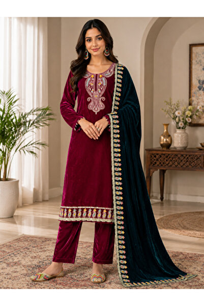 MYSMAR Maroon Velvet Kurta Pant Set with Contrasting Dupatta - HRT0000 | Maroon