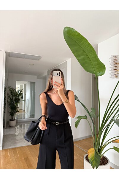 MERVE AKSOY Derin Yakalı Askılı Bodysuit - Siyah