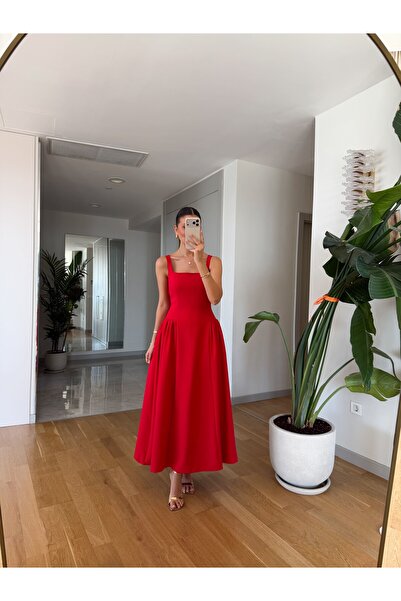 MERVE AKSOY Kare Yaka Kalın Askılı Midi Boy Elbise - Kırmızı