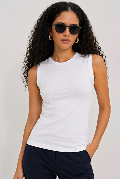 Hazel Women's White Sleeveless Blouse