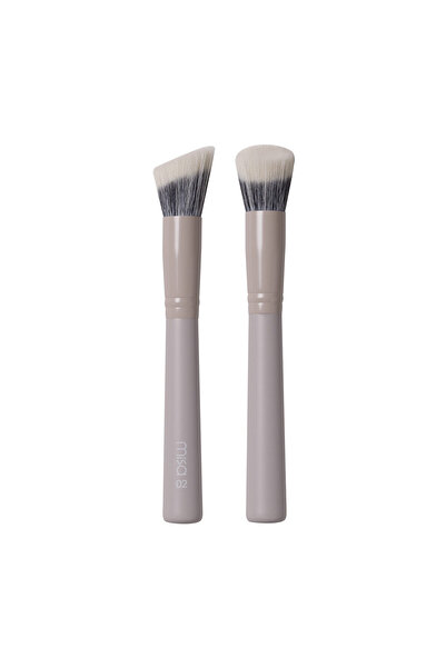 Iuliana Sandu, Misa O2 Contour Brush