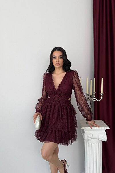 Serica Moda Βραδινό φόρεμα σε μπορντό χρώμα με δαντέλα στο λαιμό και λεπτομέρ...