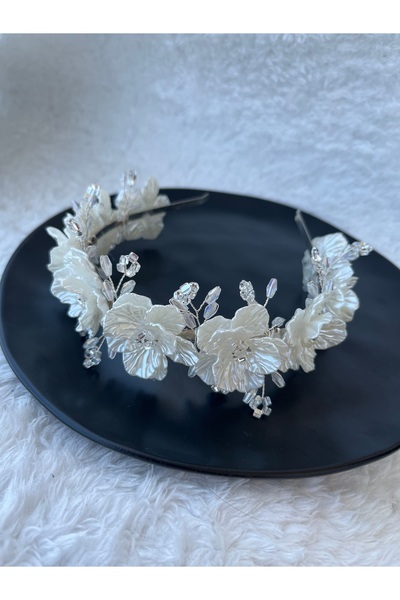 ERYA aksesuar Floral Crystal Stone Bridal Crown – Pearl Detailed Engagement Wedding Hair Accessory Bridal Crown