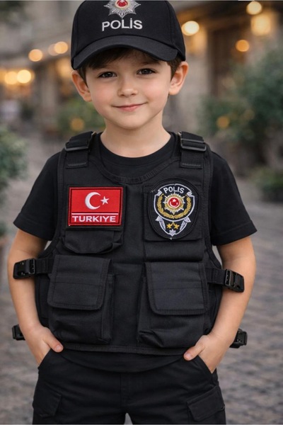 Sevimli Çocuk polis yeleği