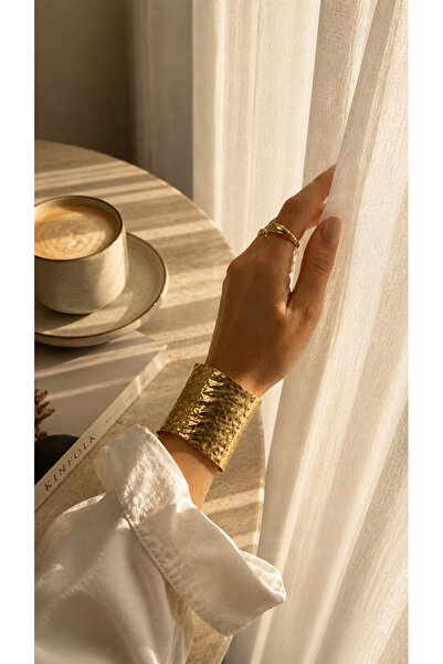 LUCAS İSTANBULL Luna Hammered Gold Kelepçe