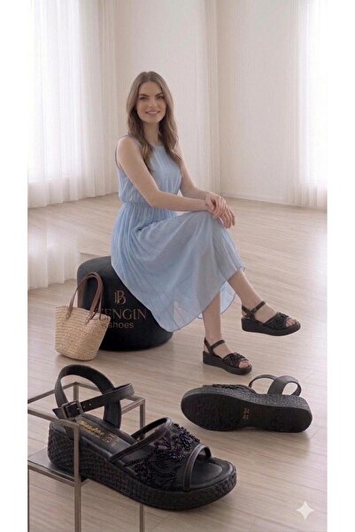 HKM shoes صنادل نسائية مريحة وخفيفة الوزن من NEW SEASON ذات نعل بولي لتقويم ا...