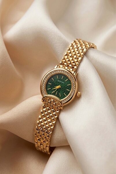 İnogge Carlione Emerald Gold – Zümrüt Yeşili Kadranlı Taş Çerçeveli Özel Tasa...