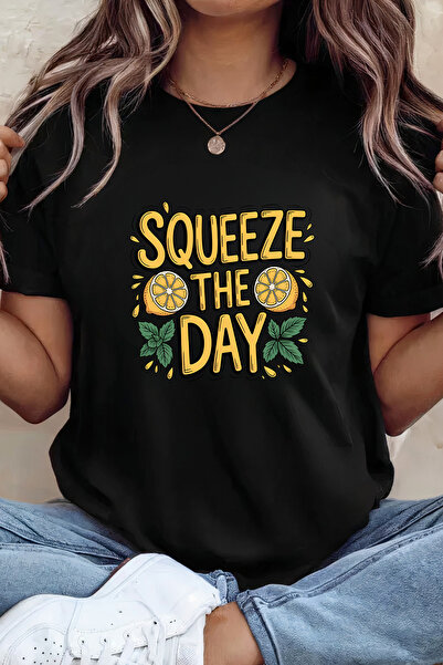 Sarah's Boutique Women's T-shirt – 100% cotton – Squeeze Day