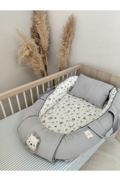 MAMARADUGA % 100 Pamuklu Waffle Pike, Poplin Kumaş Minik Sıralı Ponponlu Babynest + Yastık Gri Aslan Safari