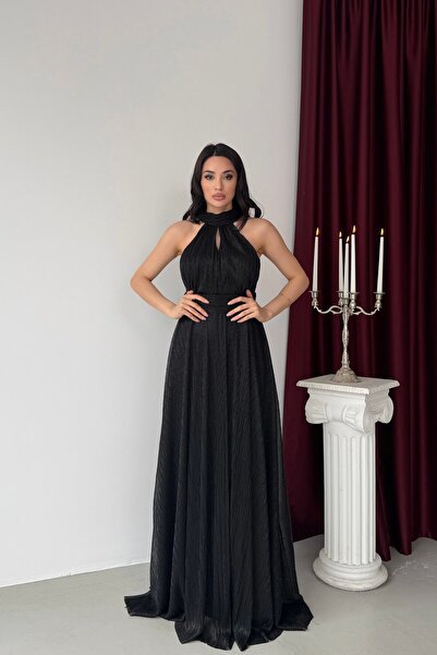 Serica Moda Черна дълга вечерна рокля с халтер яка и детайл на талията