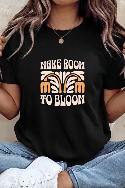 Sarah's Boutique Women's T-shirt – 100% cotton – Make Room