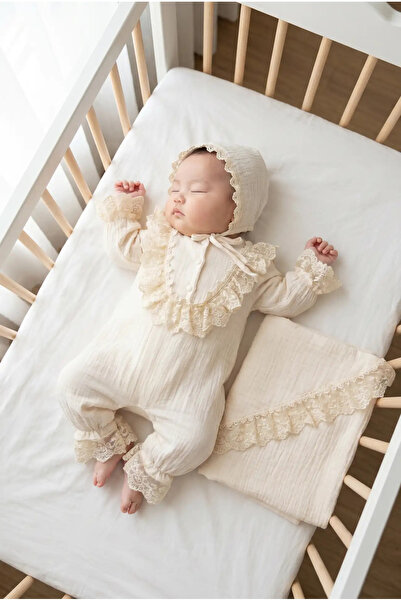 Mert Baby طقم خروج من المستشفى مكون من 4 قطع من الموسلين بأزرار وتفاصيل دانتي...
