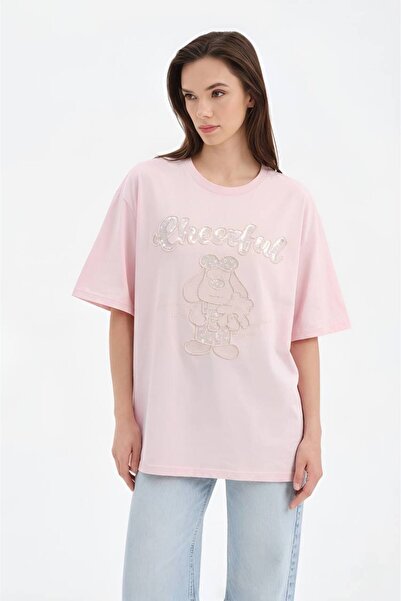 tw3 Women's Oversize Tshirt with Bead Embroidery Detail on the Front and Shor...