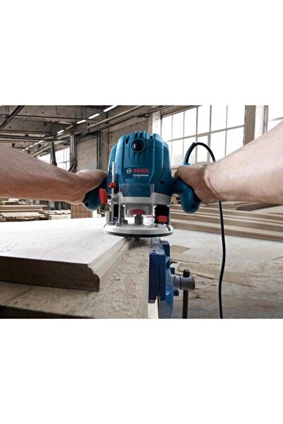 Bosch GOF 130 Freze Makinesi 06016B7000
