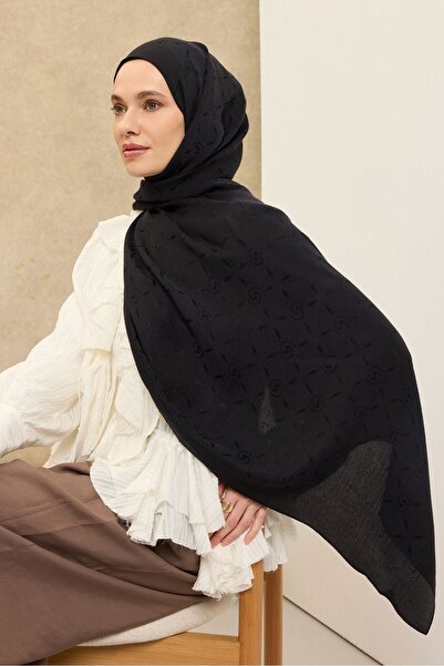 Silk Home شال قطني من نايا ماكسي مونوغرام باللون الأسود