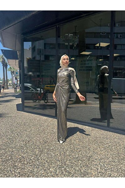 Kenzel Belden Accessoried Evening Dress
