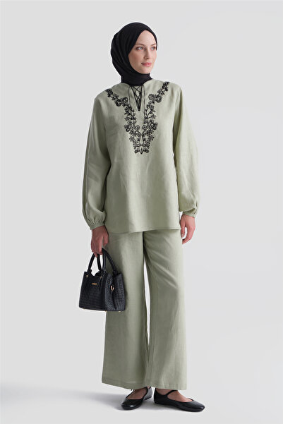 Armine Embroidered linen suit in sea green