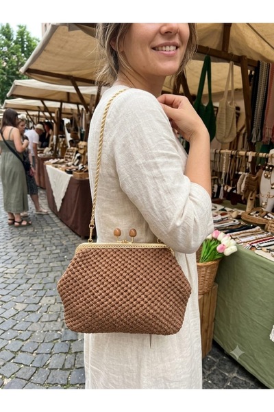 Boutique de Carbon Women's Stylish Model Brown Knitted Bag