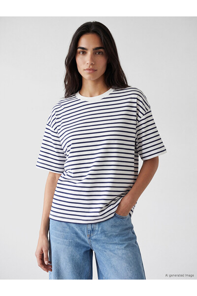 LC Waikiki Trendlucky Striped Oversize 100% Cotton Women's T-Shirt with a Dif...