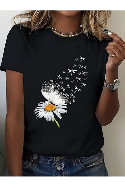 212Wear تيشيرت هذا يتميز بطبعة زهرة الأقحوان على قماش قطني، بأكمام قصيرة وياق...