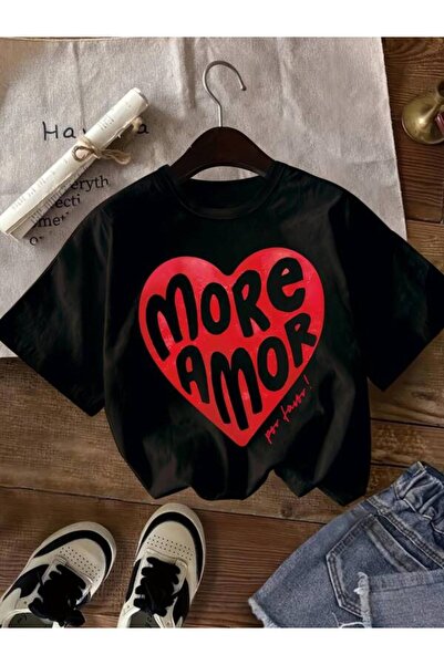 212Wear تي شيرت أنيق وجذاب بتصميم قلب مطبوع عليه عبارة "More Love" باللغة الإ...