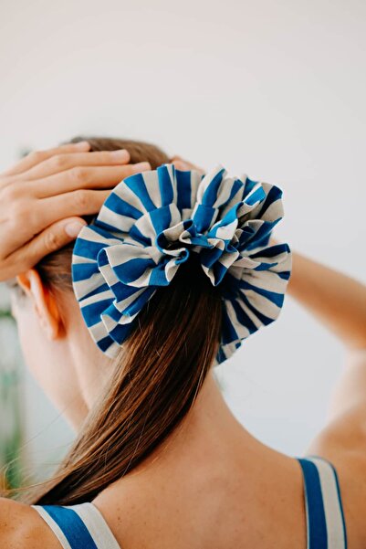 Mama in Love Frill Scrunchie