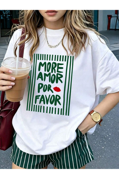 OVER HEAD Tricou supradimensionat cu imprimeu More Amor Por Favor pentru femei