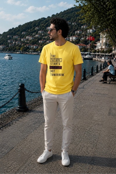 Maccali Tricou galben elastic cu imprimeu The Future pentru bărbați