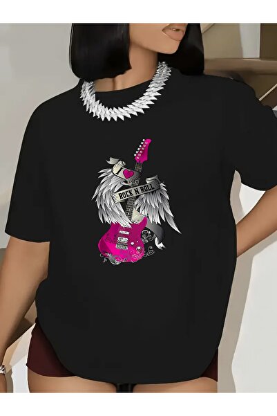 23 nisan Casual Black Short-Sleeve T-Shirt Women Featuring Graphic of a Pink ...