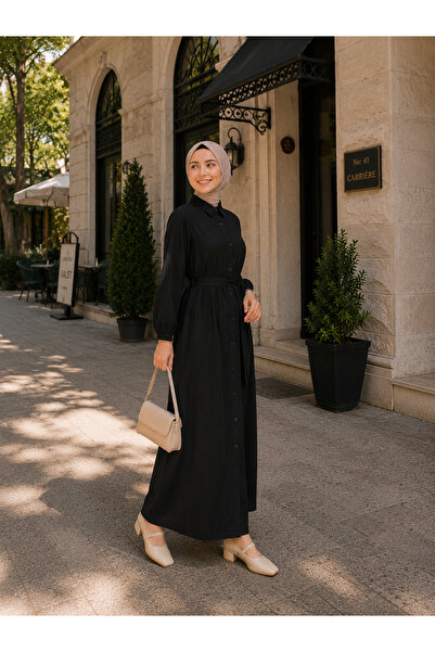 Esra Butik78 Çilek Kumaş Boydan Düğmeli Belden Kuşaklı Tesettür Elbise – Siya...
