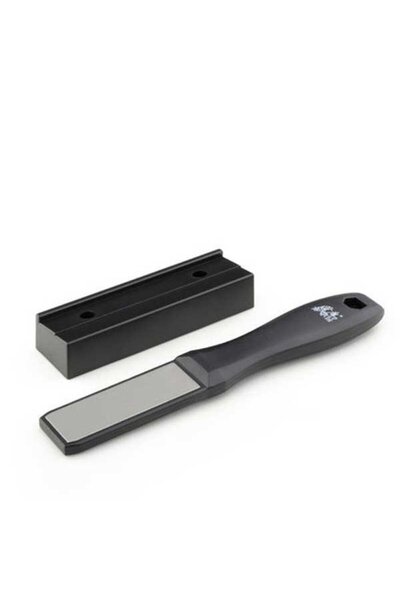 Taidea Ascutitor cutite, Taidea, Negru
