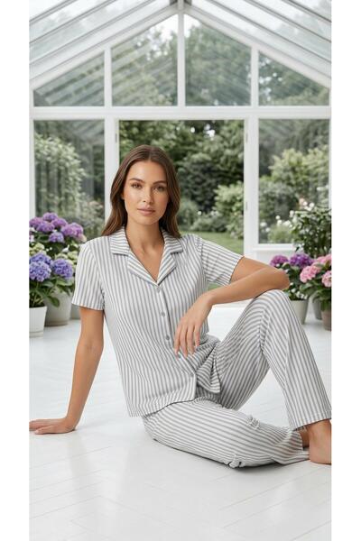 LANA HOMEWEAR KADIN GRİ VE BEYAZ ÇİZGİLİ ÖNDEN DÜĞMELİ BEBE YAKA MİLAN KUMAŞ ...