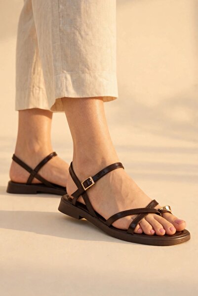Tomato Bags Women's Brown Gold Ring Detailed Cross-Strapped Flat Sole Summer ...