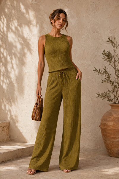 M&N Women's Wrinkled Fabric Sleeveless Blouse and Wide-Legged Trousers Two-Pi...
