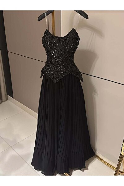 FASHION فستان أسود كورسيه بدون أكمام مطرز بالترتر اللامع، مع تنورة شيفون بليس...
