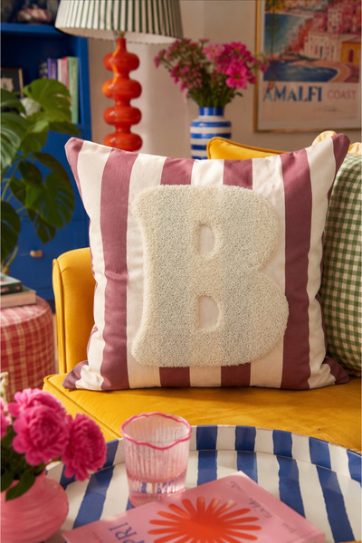 Pilloveland Punch Embroidered Cushion Cover - 43*43 cm - Mocha Letter B - Pnk001