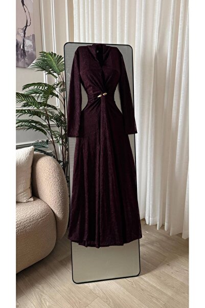 Dubai A Long Dress with an Elegant Design That Combines Elegance and Femininity,