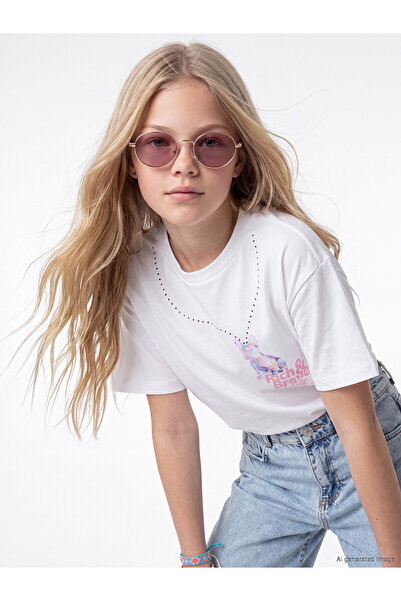 LC Waikiki Trendlucky Girl's T-Shirt with a Printed Difference